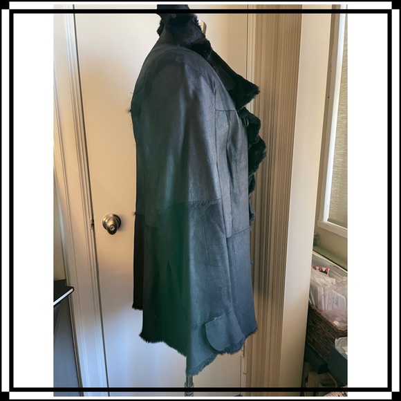Super Thin Sheared Rabbit Coat w Ruffle Collar - Picture 2 of 10
